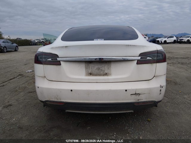 12707896 :رقم المزاد ، 5YJSA1E23GF126970 vin ، 2016 Tesla Model S مزاد بيع