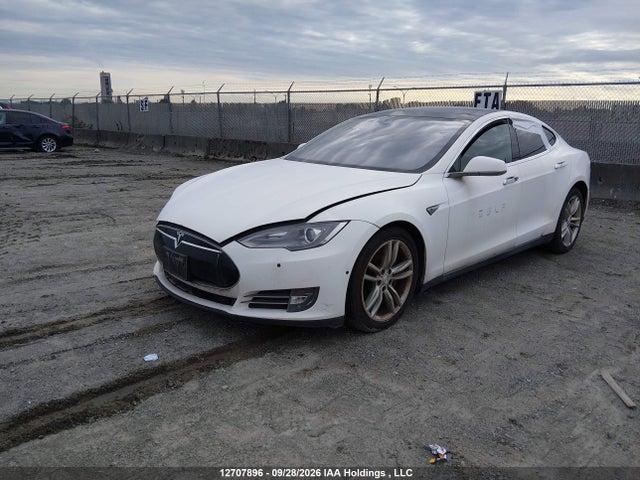 12707896 :رقم المزاد ، 5YJSA1E23GF126970 vin ، 2016 Tesla Model S مزاد بيع