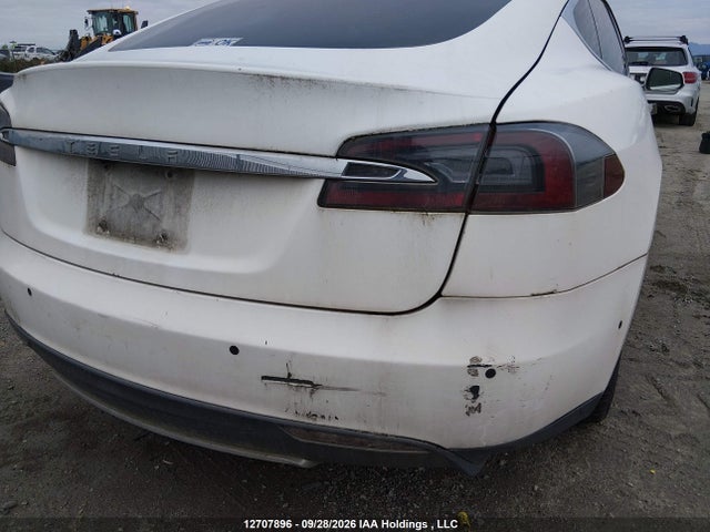 12707896 :رقم المزاد ، 5YJSA1E23GF126970 vin ، 2016 Tesla Model S مزاد بيع
