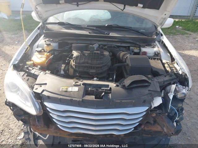Chrysler 200 LX 2014 1C3CCBAG1EN178185 Image 10