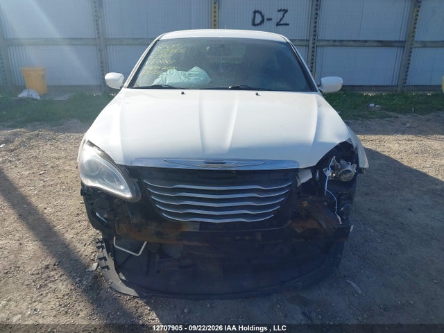 Chrysler 200 LX 2014 1C3CCBAG1EN178185 Image 13
