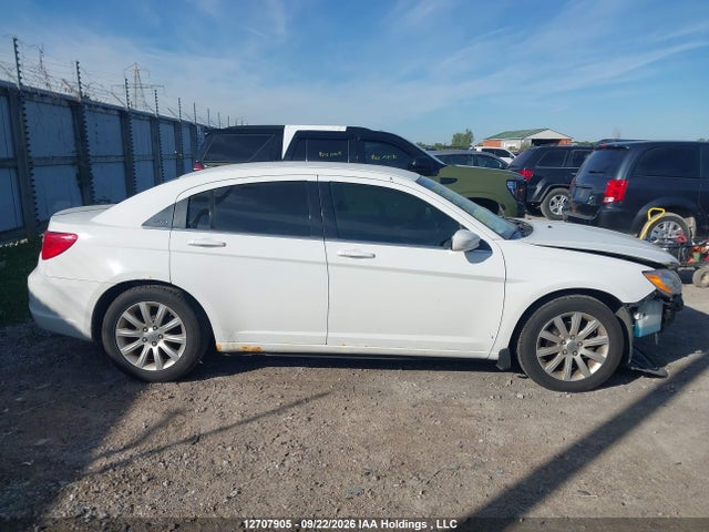 Chrysler 200 LX 2014 1C3CCBAG1EN178185 Image 14
