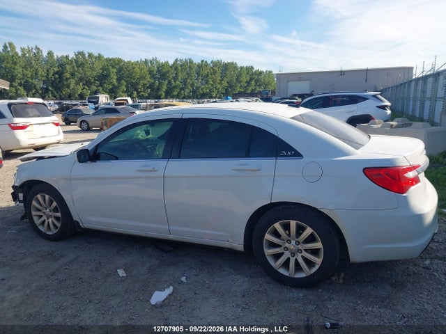 Chrysler 200 LX 2014 1C3CCBAG1EN178185 Image 15