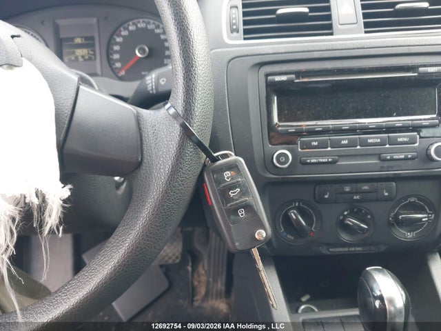 Продаж на аукціоні авто 2013 Volkswagen Jetta 2.0l Trendline/2.0l Trendline+, vin: 3VW2K7AJ7DM426707, номер лоту: 12692754
