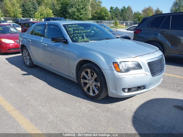 2013 Chrysler 300 S მანქანა იყიდება აუქციონზე, vin: 2C3CCAGG0DH590056, აუქციონის ნომერი: 12699332