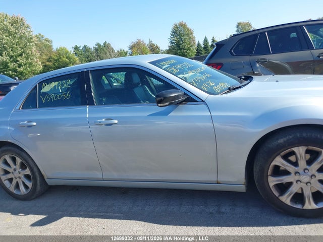 2013 Chrysler 300 S მანქანა იყიდება აუქციონზე, vin: 2C3CCAGG0DH590056, აუქციონის ნომერი: 12699332