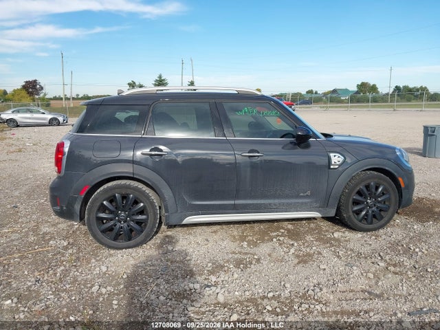 Mini Cooper S Countryman All4 2018 WMZYT5C37J3E59879 Image 14