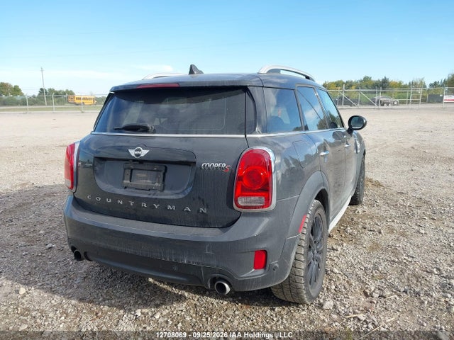 Mini Cooper S Countryman All4 2018 WMZYT5C37J3E59879 Image 4
