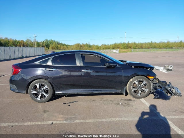 Honda Civic Touring 2017 2HGFC1F95HH106742 Image 14