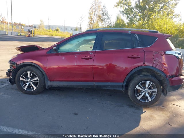 Toyota RAV4 LE 2018 2T3BFREV5JW802752 Image 15