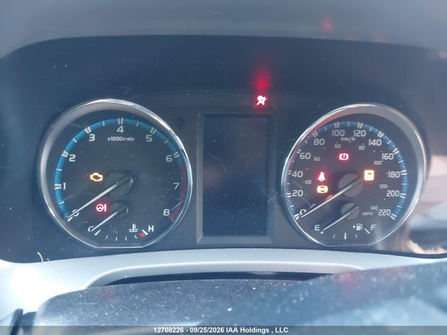 Toyota RAV4 LE 2018 2T3BFREV5JW802752 Image 7