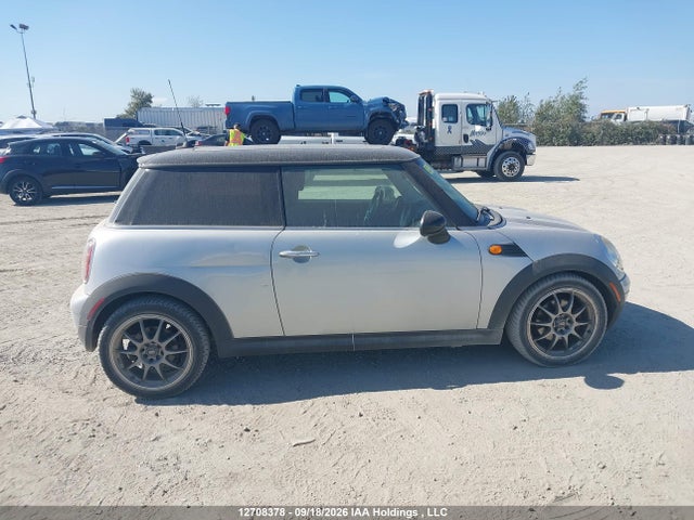 12708378 :رقم المزاد ، WMWMF3C57ATZ22819 vin ، 2010 Mini Cooper مزاد بيع