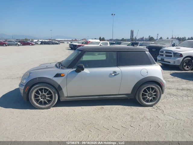 12708378 :رقم المزاد ، WMWMF3C57ATZ22819 vin ، 2010 Mini Cooper مزاد بيع