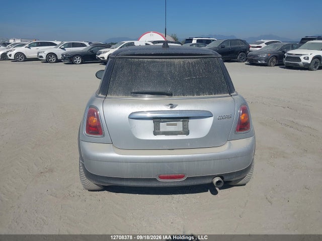 12708378 :رقم المزاد ، WMWMF3C57ATZ22819 vin ، 2010 Mini Cooper مزاد بيع