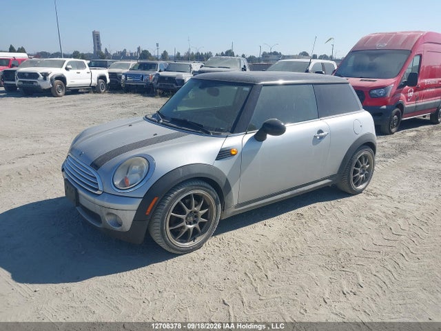 12708378 :رقم المزاد ، WMWMF3C57ATZ22819 vin ، 2010 Mini Cooper مزاد بيع