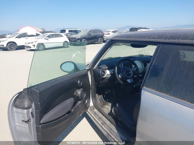 12708378 :رقم المزاد ، WMWMF3C57ATZ22819 vin ، 2010 Mini Cooper مزاد بيع