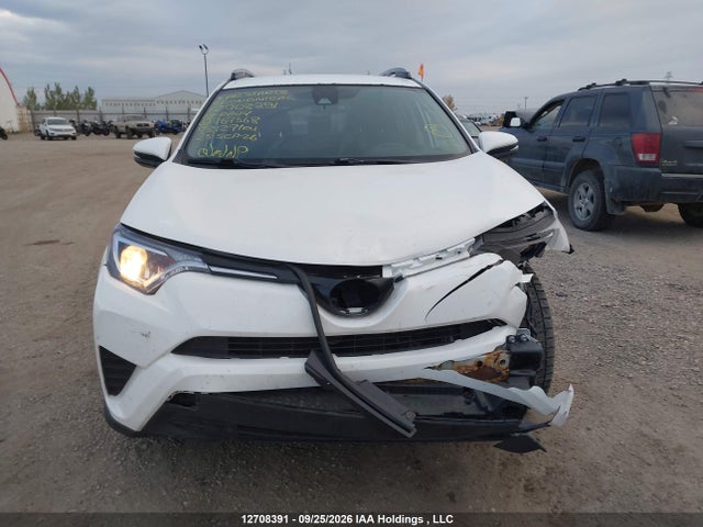 Продажа на аукционе авто 2018 Toyota Rav4, vin: 2T3BFREV0JW767568, номер лота: 12708391