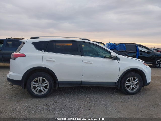 Продажа на аукционе авто 2018 Toyota Rav4, vin: 2T3BFREV0JW767568, номер лота: 12708391