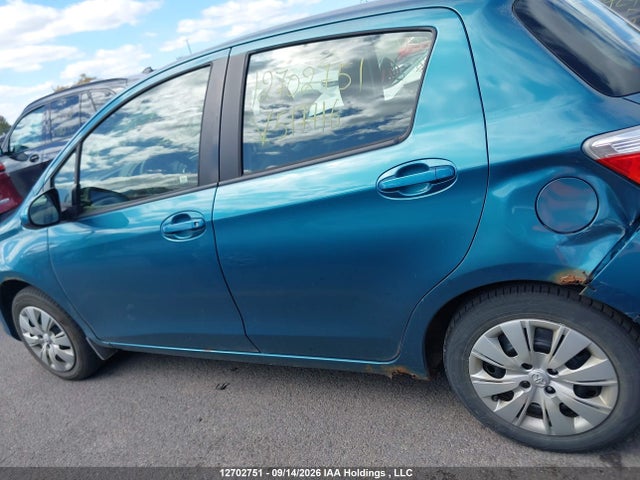 12702751 :رقم المزاد ، JTDKTUD36CD517716 vin ، 2012 Toyota Yaris Le مزاد بيع