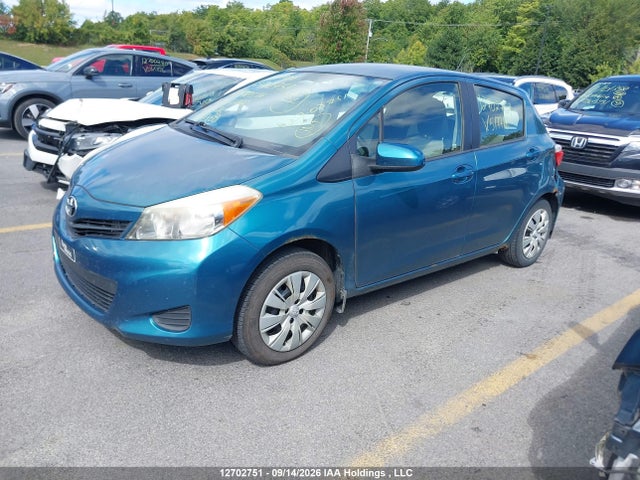 12702751 :رقم المزاد ، JTDKTUD36CD517716 vin ، 2012 Toyota Yaris Le مزاد بيع