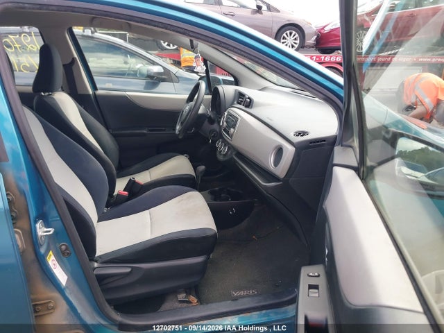 12702751 :رقم المزاد ، JTDKTUD36CD517716 vin ، 2012 Toyota Yaris Le مزاد بيع