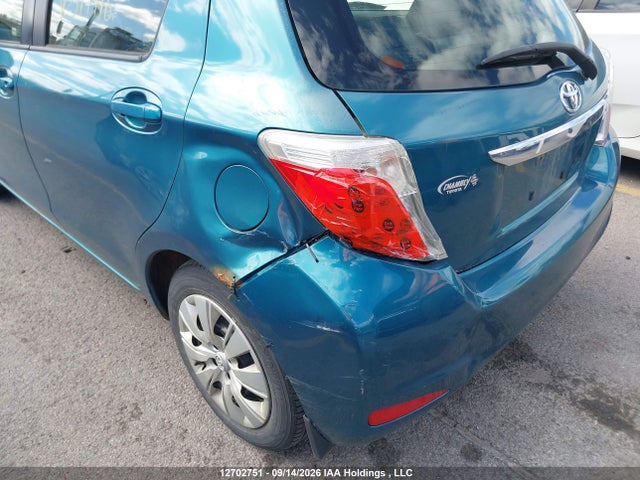12702751 :رقم المزاد ، JTDKTUD36CD517716 vin ، 2012 Toyota Yaris Le مزاد بيع