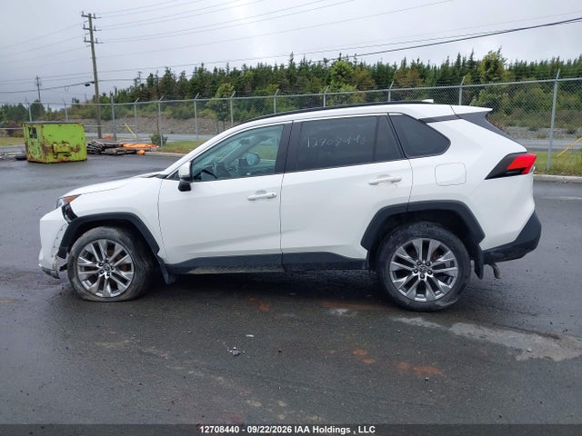Продажа на аукционе авто 2021 Toyota Rav4 Xle/xle Premium, vin: 2T3R1RFV6MC215770, номер лота: 12708440