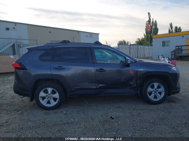 2021 Toyota Rav4 Xle მანქანა იყიდება აუქციონზე, vin: 2T3RWRFV4MW121130, აუქციონის ნომერი: 12708452