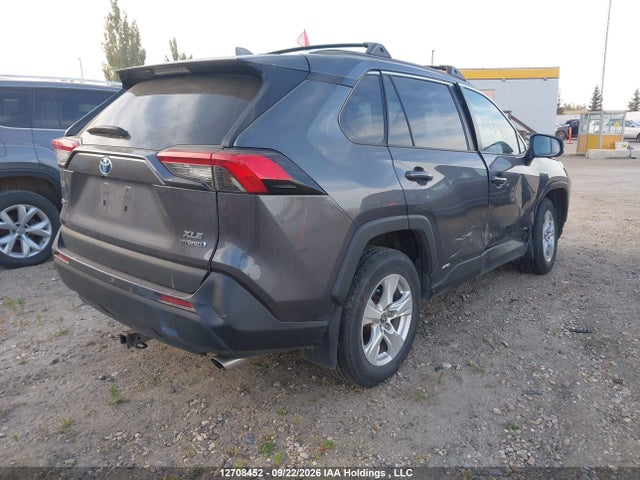 2021 Toyota Rav4 Xle მანქანა იყიდება აუქციონზე, vin: 2T3RWRFV4MW121130, აუქციონის ნომერი: 12708452