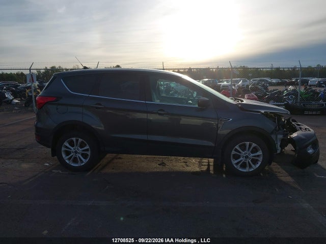 Ford ESCAPE SE 2019 1FMCU9GD5KUC40473 Image 14