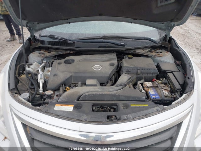 2015 Nissan Altima მანქანა იყიდება აუქციონზე, vin: 1N4AL3AP3FN864020, აუქციონის ნომერი: 12708546