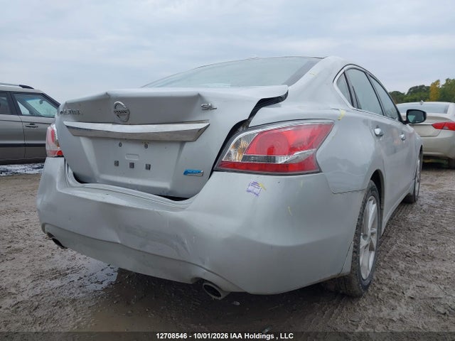 2015 Nissan Altima მანქანა იყიდება აუქციონზე, vin: 1N4AL3AP3FN864020, აუქციონის ნომერი: 12708546
