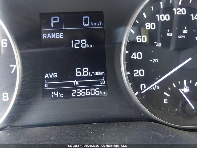 Hyundai Elantra Le 2017 5NPD74LF7HH052793 Image 16