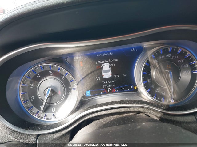 2017 Chrysler 300 C Platinum მანქანა იყიდება აუქციონზე, vin: 2C3CCASG2HH534147, აუქციონის ნომერი: 12708632