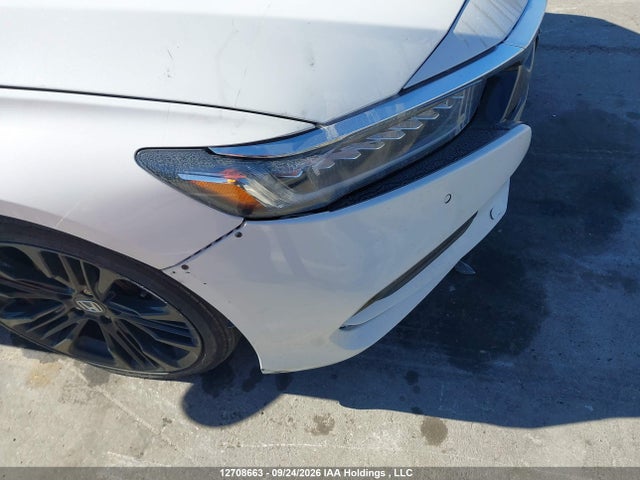 1HGCV2F93JA800143 Honda Accord Touring 2.0t