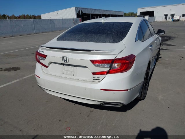 1HGCV2F93JA800143 Honda Accord Touring 2.0t