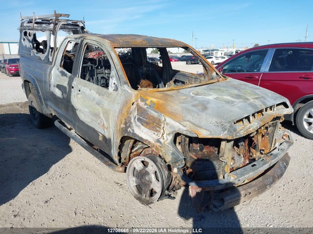 5TFUY5F16EX347628 Toyota Tundra Sr 5.7l V8