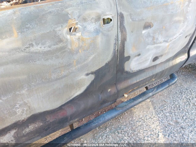 5TFUY5F16EX347628 Toyota Tundra Sr 5.7l V8