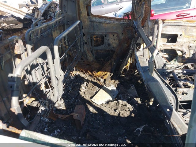 5TFUY5F16EX347628 Toyota Tundra Sr 5.7l V8