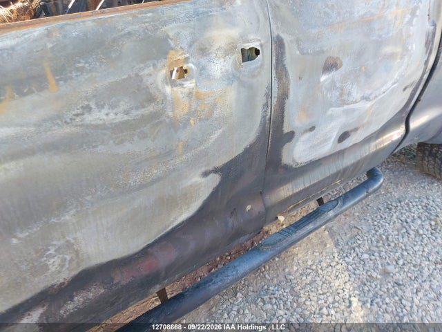 5TFUY5F16EX347628 Toyota Tundra Sr 5.7l V8