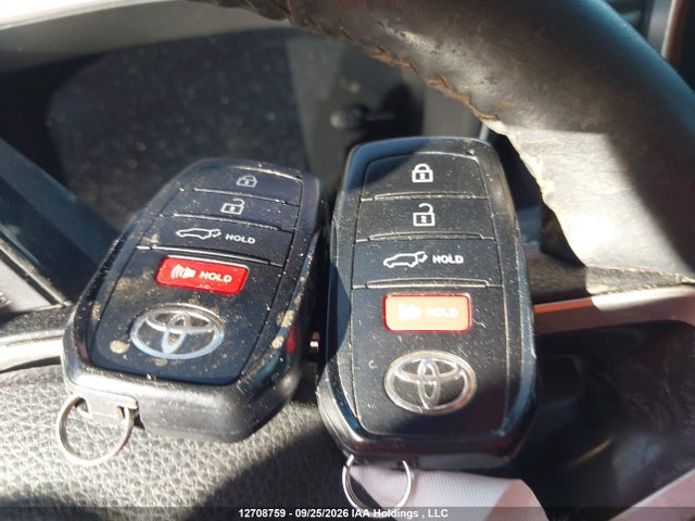 Toyota Corolla Cross Xle 2022 7MUDAABG7NV014616 Image 11