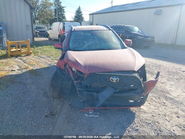 Toyota Corolla Cross Xle 2022 7MUDAABG7NV014616 Image 12