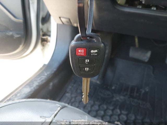 Продаж на аукціоні авто 2015 Toyota Corolla Le, vin: 2T1BURHE3FC321983, номер лоту: 12708769