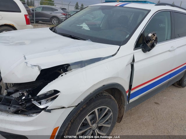 Продаж на аукціоні авто 2018 Volkswagen Tiguan Se/sel, vin: 3VV2B7AX9JM023929, номер лоту: 12708795