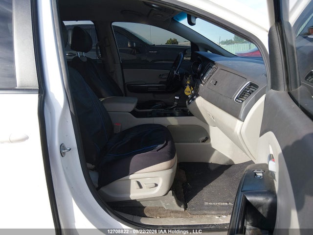 KIA SEDONA LX 2018 KNDMB5C15J6384353 Image 5