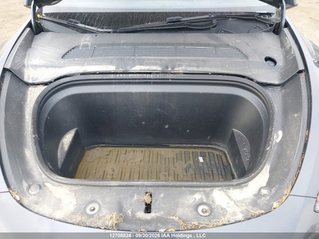 Tesla Model Y Long Range 2023 LRWYGDEE9PC163035 Image 10