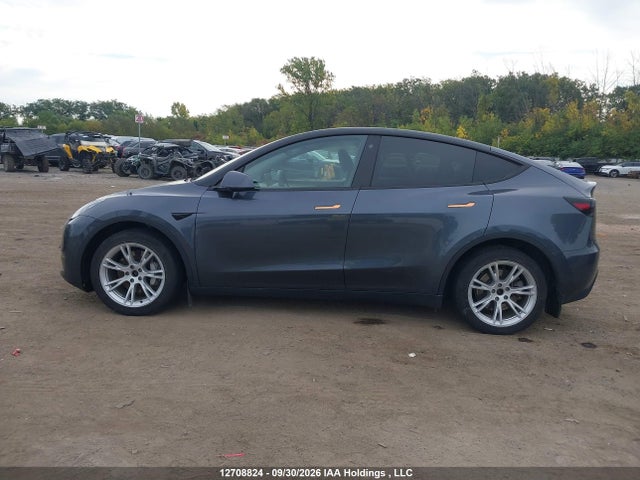 Tesla Model Y Long Range 2023 LRWYGDEE9PC163035 Image 13