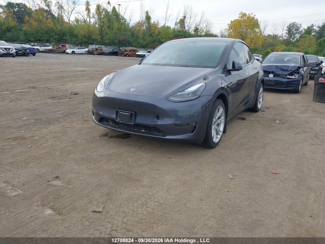 Tesla Model Y Long Range 2023 LRWYGDEE9PC163035 Image 2