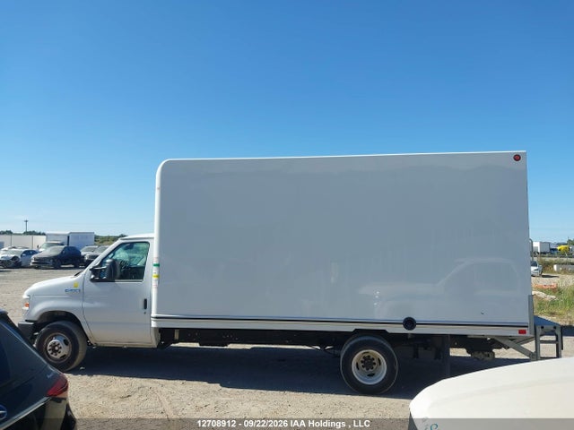 Ford Econoline E450 Super Duty Cutaway Van 2026 1FDWE4FN1TDD18336 Image 13