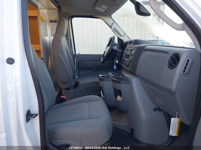 Ford Econoline E450 Super Duty Cutaway Van 2026 1FDWE4FN1TDD18336 Image 5